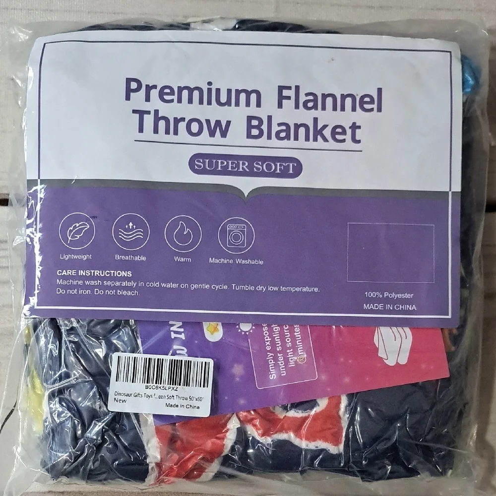 Glow In The Dark Premium Flannel Throw Blanket -  Dinosaur Pattern Multicolor